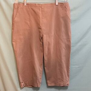 Croft & Barrow Women's Cropped Pants in Tan